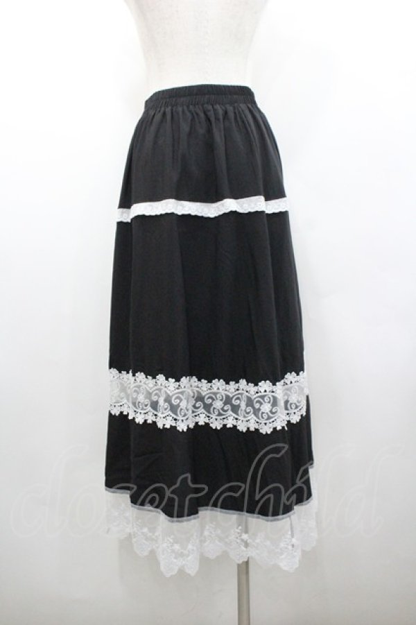 画像2: MARBLE / レース飾りティアードロングスカート  黒 I-26-02-06-092-GO-SK-AS-ZI (2)