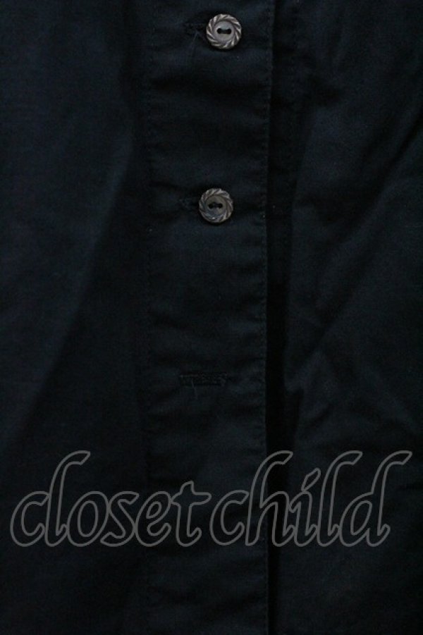 画像2: PINK HOUSE / フロントピンタックフリルフード長袖ブラウス  黒 I-26-02-06-009-LO-BL-SA-ZI (2)