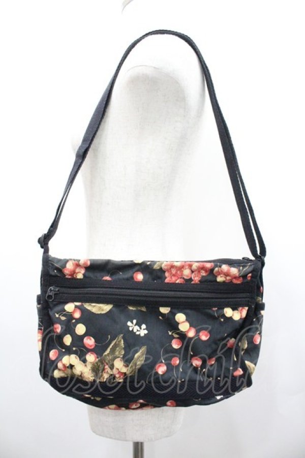 画像1: PINK HOUSE / さくらんぼプリントショルダーバッグ  黒Ｘ赤 I-26-02-06-104-LO-BG-SA-ZI (1)