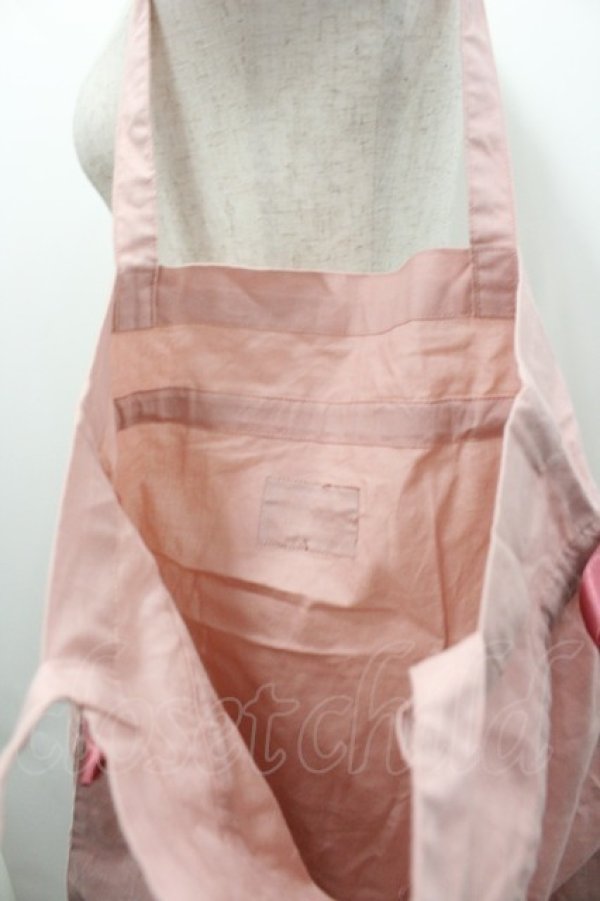 画像3: Karl Helmut / マテリアルキャット刺しゅうバッグ  ピンク　 I-26-02-06-114-EL-BG-SA-ZI (3)