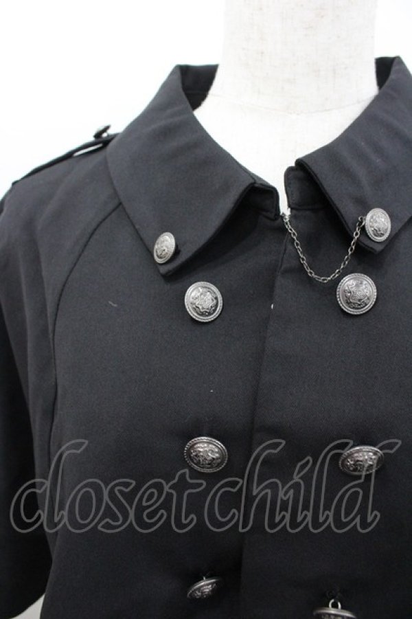 画像2: axes femme / チェーン付きダブル釦ケープ  黒 I-26-02-08-055-AX-JA-SA-ZI (2)