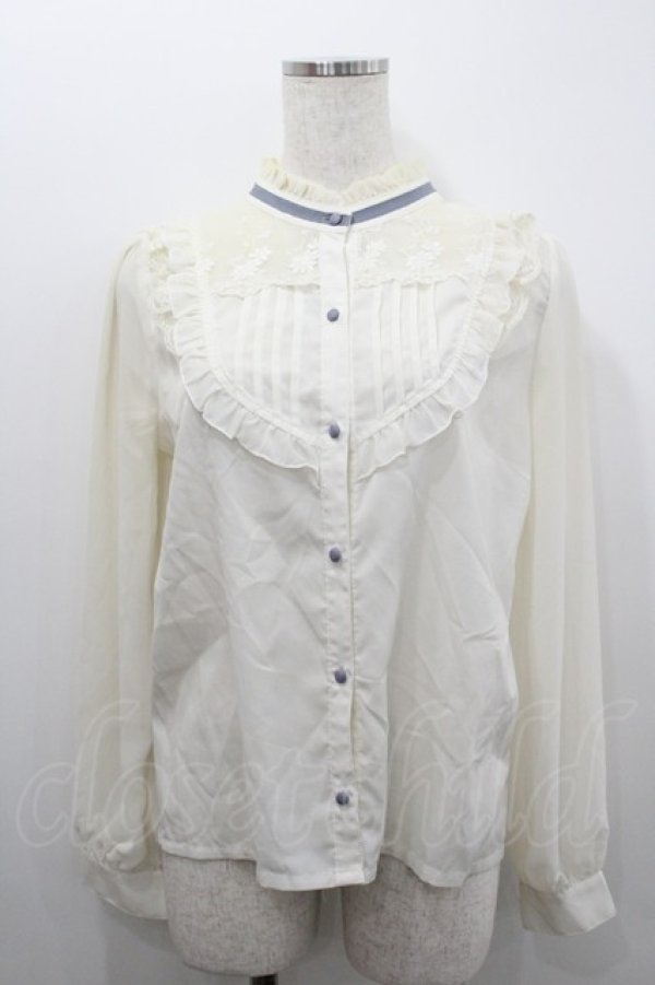 画像1: axes femme / フロントレースハイネックブラウス  生成りＸ青 I-26-02-08-007-AX-BL-SA-ZI (1)