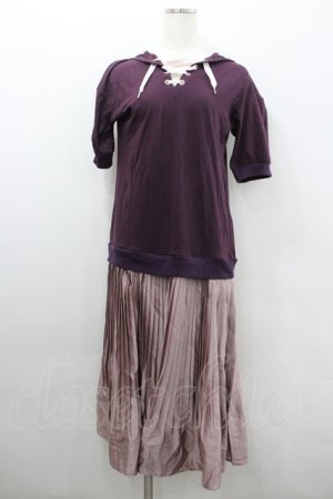 画像: axes femme / フロント編み上げサテンプリーツ切替フードワンピース  ボルドーＸピンク I-26-02-08-074-AX-OP-SA-ZI