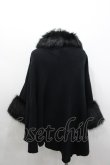 画像3: axes femme / /ファー付き2wayケープ  黒 I-26-02-08-077-AX-TO-HR-ZI (3)