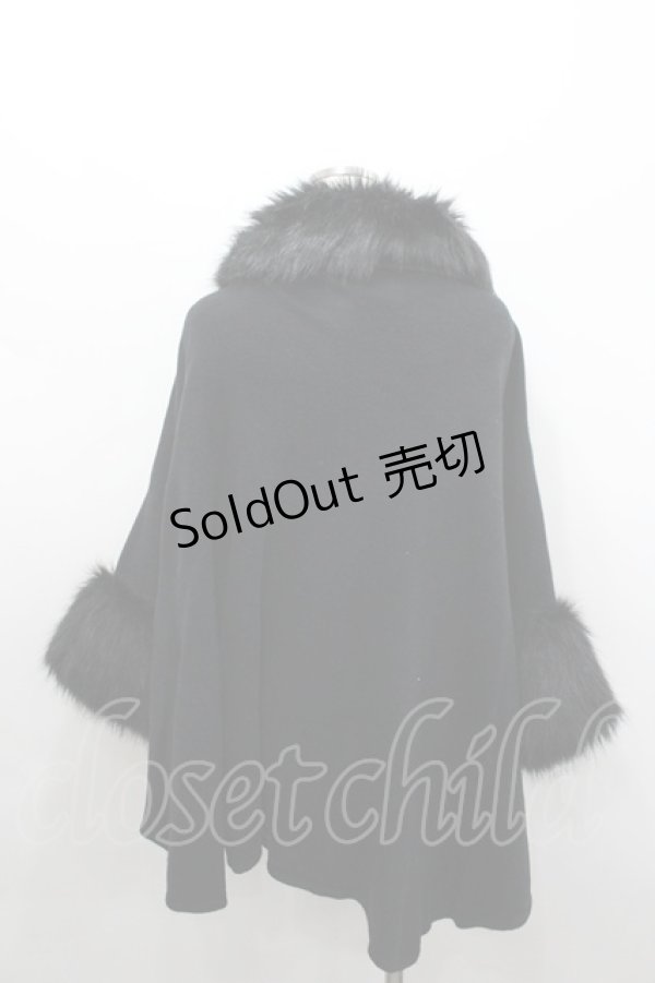 画像3: axes femme / /ファー付き2wayケープ  黒 I-26-02-08-077-AX-TO-HR-ZI (3)