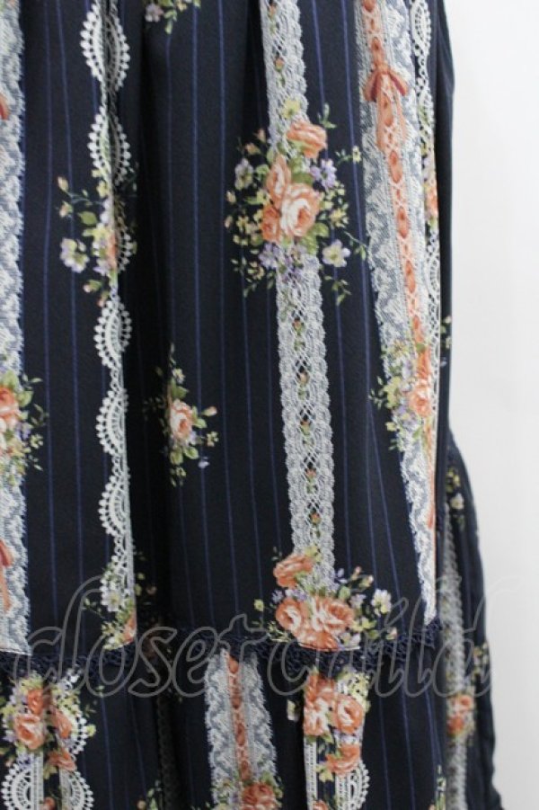 画像2: axes femme / ストライプ花柄ロングスカート  黒 I-26-02-08-109-AX-SK-SA-ZI (2)