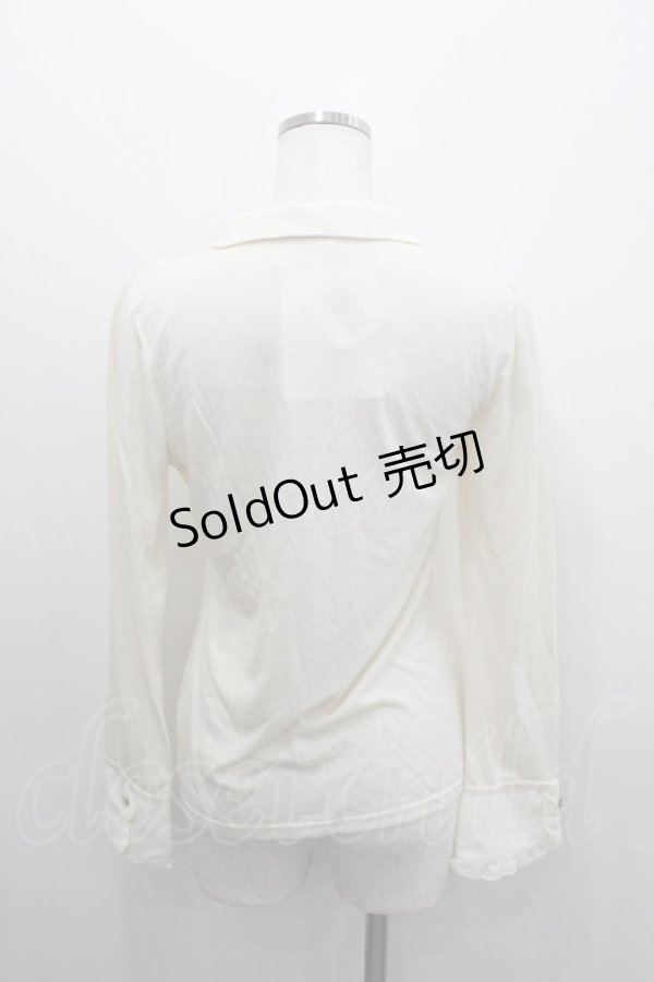 画像3: axes femme / ブローチ付きブラウス風プルオーバー  アイボリー I-26-02-08-011-AX-TO-SA-ZI (3)