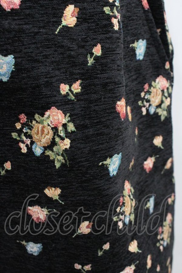 画像2: axes femme POETIQUE / フラワー刺繍ミニスカート  黒 I-26-02-08-113-AX-SK-SA-ZI (2)