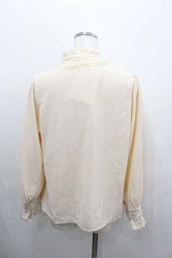 画像4: axes femme / バラ刺繍ラッフルフリルブラウス  生成り I-26-02-08-016-AX-BL-SA-ZI (4)