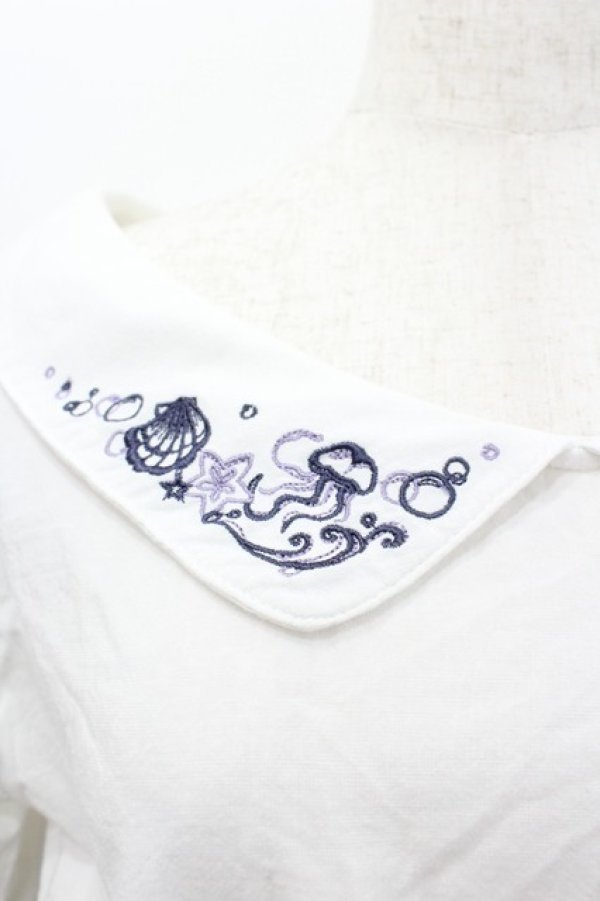 画像2: axes femme POETIQUE / マリン刺繍オフショルブラウス  白ＸパープルＸ黒 I-26-02-08-002-AX-BL-SA-ZI (2)