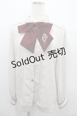 画像: axes femme / ローズカメオ風刺繍リボンブラウス  ベージュＸボルドー I-26-02-08-020-AX-BL-SA-ZI