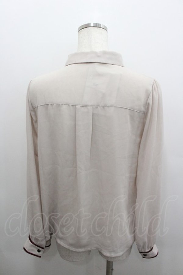 画像3: axes femme / ローズカメオ風刺繍リボンブラウス  ベージュＸボルドー I-26-02-08-020-AX-BL-SA-ZI (3)