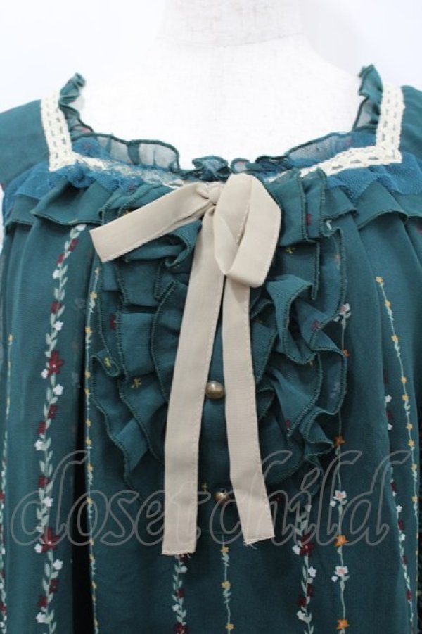 画像2: axes femme / ストライプフラワーシフォンジャンパースカート  グリーン I-26-02-11-104-AX-OP-SA-ZI (2)