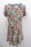 画像3: axes femme / 水彩画薔薇ブーケ半袖ワンピース  サックス I-26-02-11-121-AX-OP-SA-ZI (3)