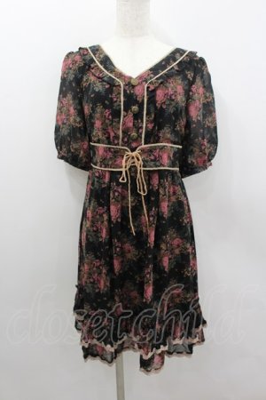 画像: axes femme / 薔薇ブーケプリントウエストベルトデザインワンピース  黒ＸピンクＸブラウン I-26-02-11-124-AX-OP-SA-ZI