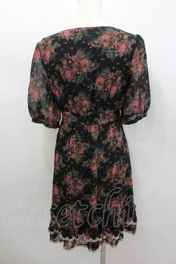 画像3: axes femme / 薔薇ブーケプリントウエストベルトデザインワンピース  黒ＸピンクＸブラウン I-26-02-11-124-AX-OP-SA-ZI (3)
