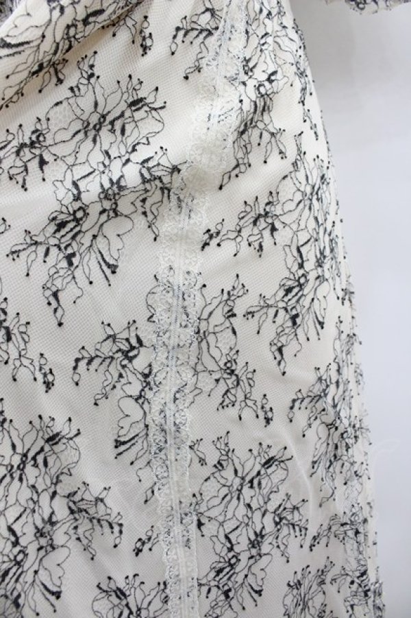 画像3: Amavel / Feminine Laceワンピース  アイボリーＸ黒 I-26-02-13-075-CA-OP-SA-ZI (3)