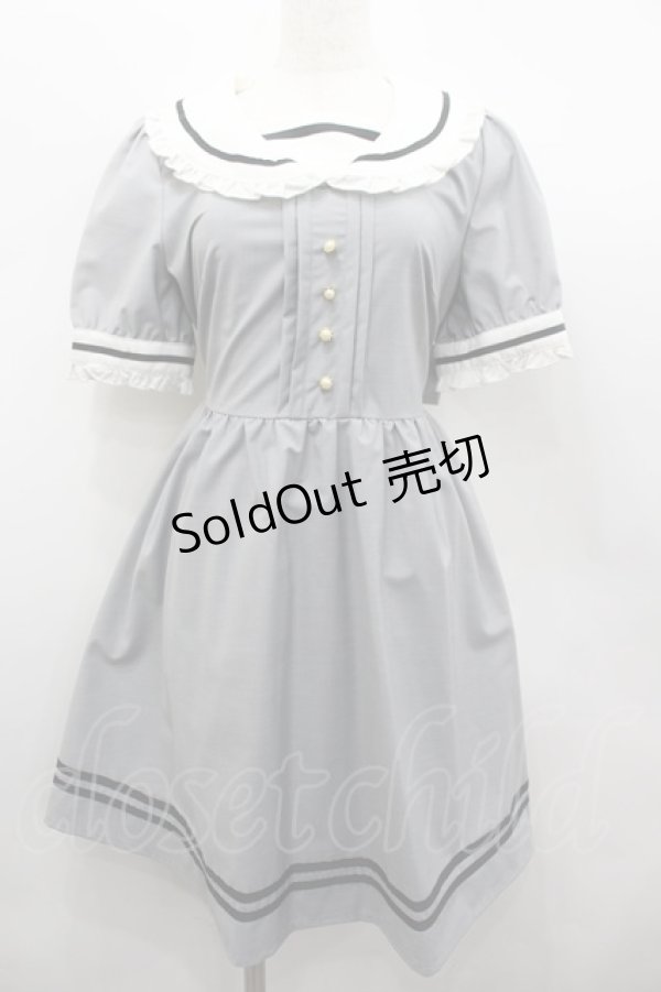 画像1: Amavel / リボン付きフリルセーラーカラー半袖ワンピース  グレーＸ白 I-26-02-13-077-CA-OP-SA-ZI (1)