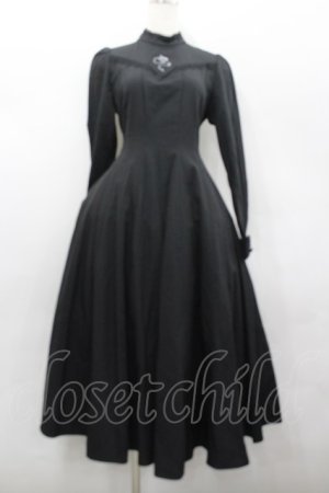 画像: Stamp Albums / 蛇刺繍ハイネック長袖ワンピース S 黒Ｘ白 I-26-02-13-090-LO-OP-SA-ZI