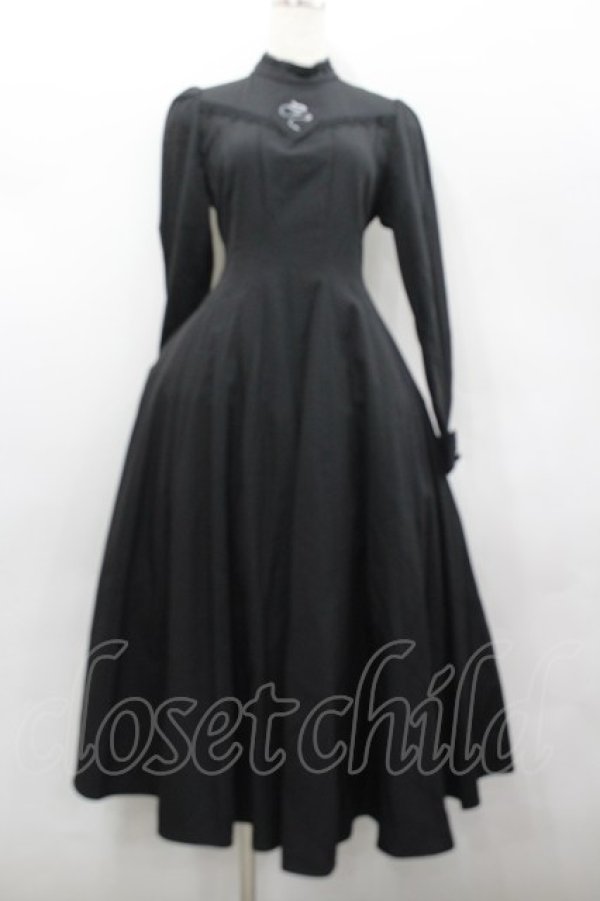 画像1: Stamp Albums / 蛇刺繍ハイネック長袖ワンピース S 黒Ｘ白 I-26-02-13-090-LO-OP-SA-ZI (1)