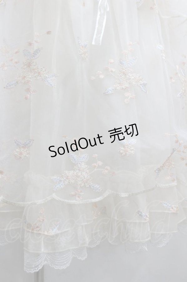 画像4: Stari Mas / フラワーブーケリボンブローチ付きジャンパースカート  白 I-26-02-13-091-LO-OP-SA-ZI (4)