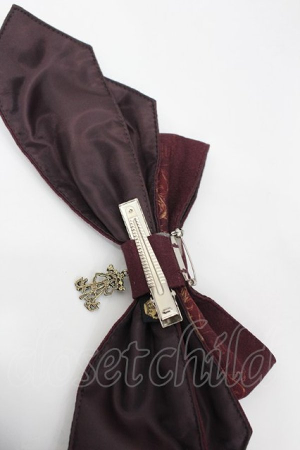 画像2: ALICE and the PIRATES / 魔女と悪魔の西洋菓子店〜ソロモンの小さな鍵と秘密のレシピ〜柄リボンクリップ  ボルドー I-26-02-13-123-PA-AC-SA-ZI (2)