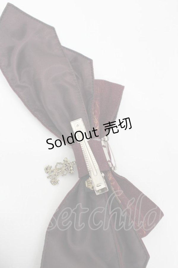 画像2: ALICE and the PIRATES / 魔女と悪魔の西洋菓子店〜ソロモンの小さな鍵と秘密のレシピ〜柄リボンクリップ  ボルドー I-26-02-13-123-PA-AC-SA-ZI (2)