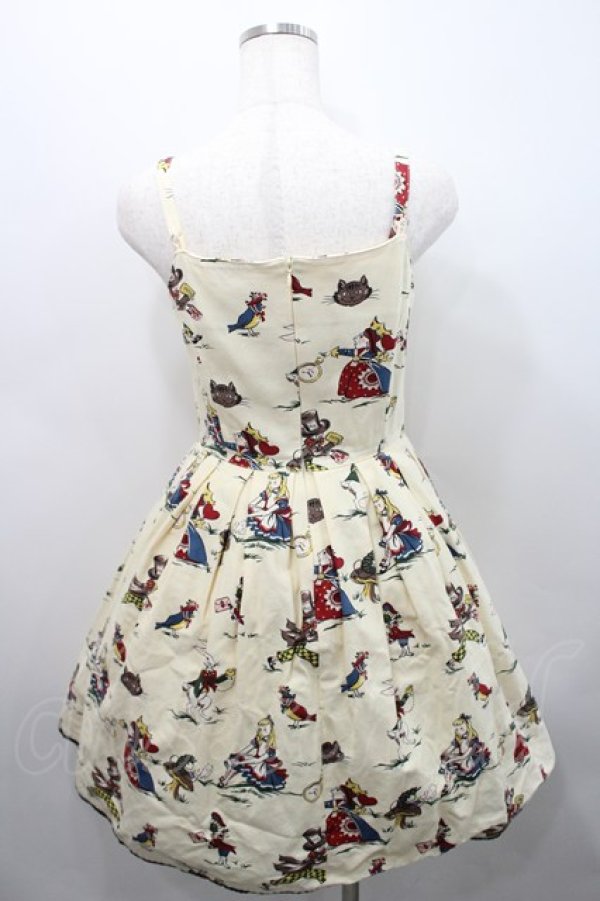 画像2: Emily Temple cute / ワンダーランドウエストリボンノースリーブワンピース  オフシロ I-26-02-15-090-ET-OP-SA-ZI (2)