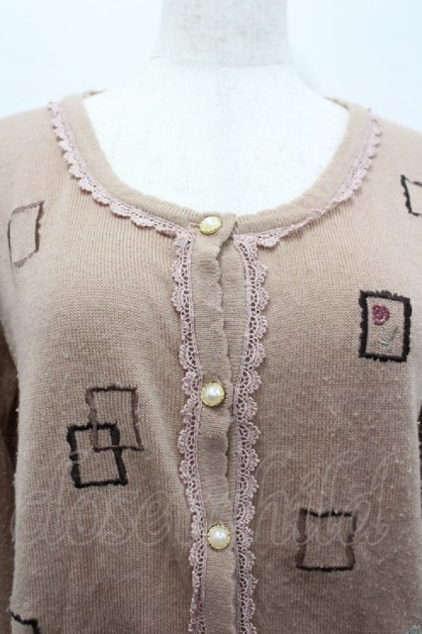 画像2: axes femme / 額縁刺繍カーディガン  ピンク I-26-02-15-010-AX-TO-SA-ZI (2)
