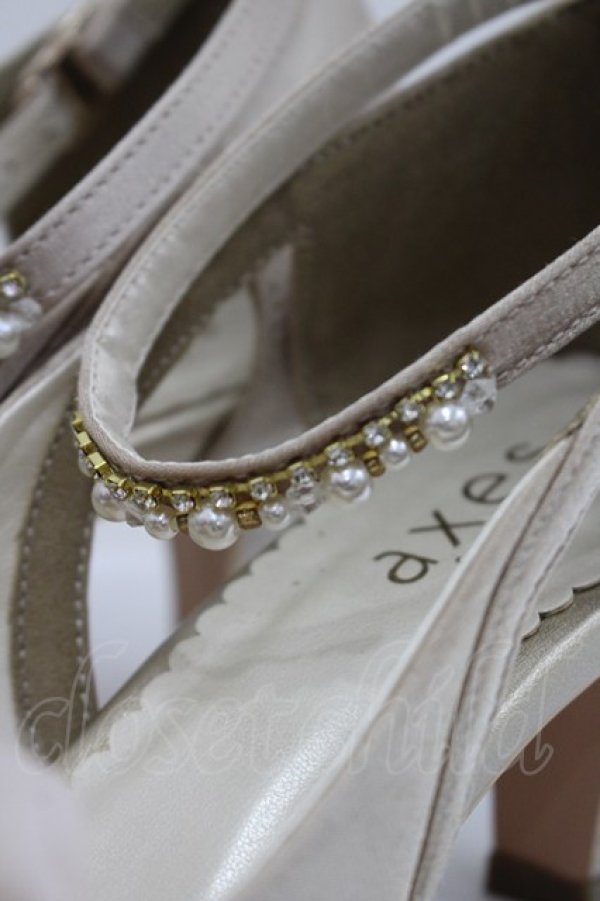 画像5: axes femme / お花コサージュ付パーティーパンプス L ベージュ I-26-02-15-124-AX-SH-SA-ZI (5)