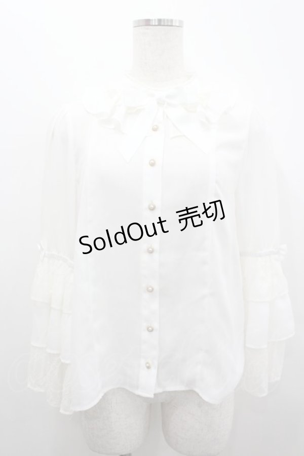 画像1: axes femme kawaii / 3段フリル姫袖ブラウス  白 I-26-02-18-005-AX-BL-SA-ZI (1)