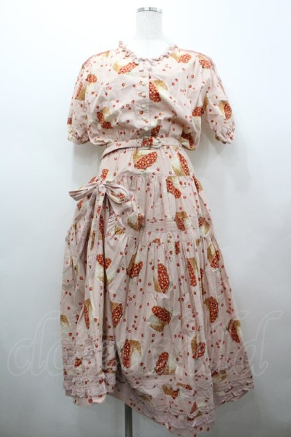 画像1: KANEKO ISAO / 籠入り苺pt半袖ワンピース  ピンク I-26-02-18-069-EL-OP-SA-ZI (1)