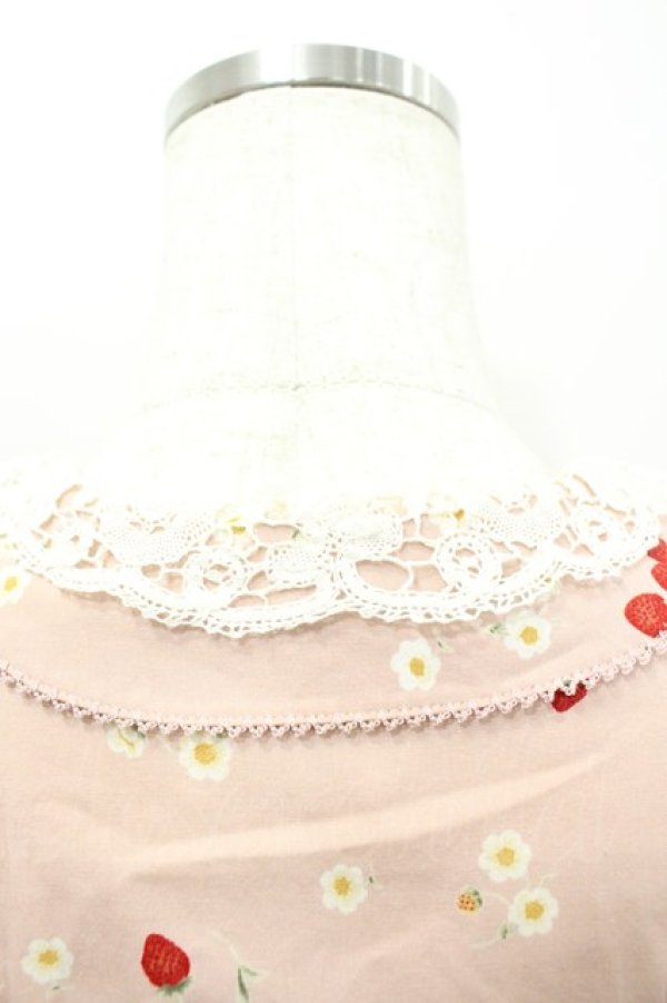 画像4: WONDERFUL WORLD / 苺ptレース襟重ね半袖ワンピース  ピンク I-26-02-18-070-LO-OP-SA-ZI (4)