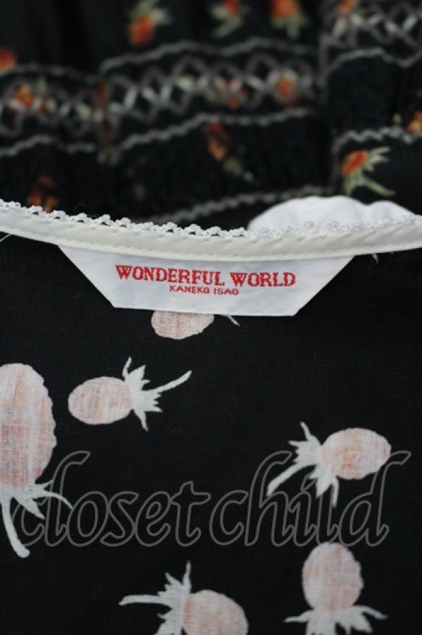 画像4: WONDERFUL WORLD / 苺pt&刺繍半袖ワンピース  ブラック I-26-02-18-071-LO-OP-SA-ZI (4)