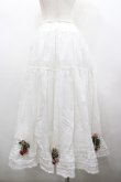 画像2: WONDERFUL WORLD / 苺編みぐるみ付きスカート  ホワイト I-26-02-18-077-LO-SK-SA-ZI (2)