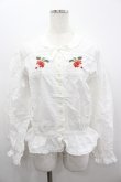 画像1: WONDERFUL WORLD / さくらんぼ刺繍長袖ブラウス  ホワイト I-26-02-18-010-LO-BL-SA-ZI (1)