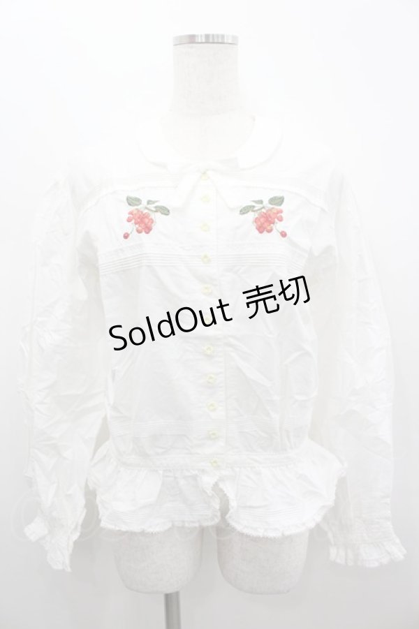 画像1: WONDERFUL WORLD / さくらんぼ刺繍長袖ブラウス  ホワイト I-26-02-18-010-LO-BL-SA-ZI (1)