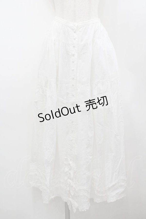 画像1: WONDERFUL WORLD / 裾5つリボン前開きスカート  ホワイト I-26-02-18-109-LO-SK-SA-ZI (1)