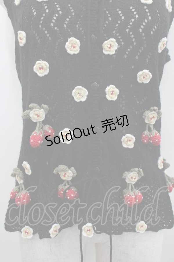 画像2: PINK HOUSE / 苺ニットモチーフ付き前開きニットベスト  ブラック I-26-02-18-013-LO-TO-SA-ZI (2)