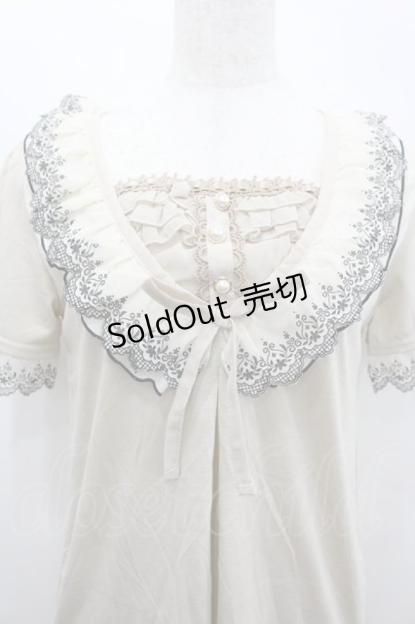 画像2: axes femme / 袖蝶モチーフインナーPO  アイボリー I-26-02-18-017-AX-TO-SA-ZI (2)