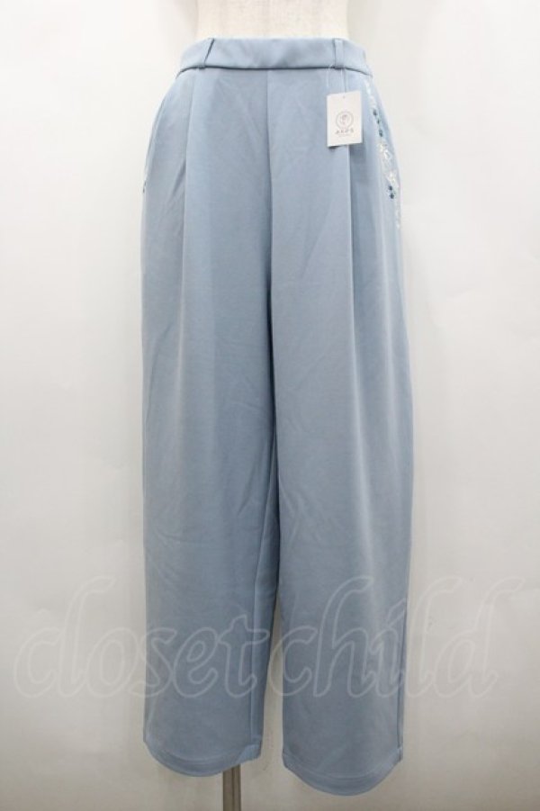 画像1: axes femme / 花刺繍タックカットパンツ F サックス I-26-02-20-089-AX-PA-SA-ZI (1)