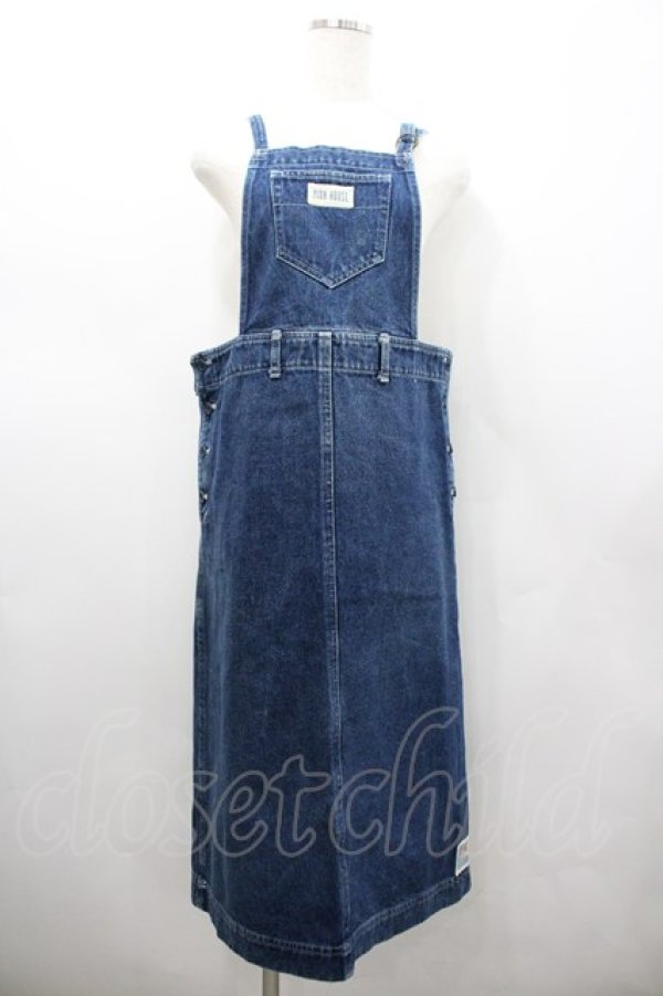 画像1: PINK HOUSE / ロゴワッペンデニムジャンパースカート  青デニム I-26-02-20-096-LO-OP-SA-ZI (1)