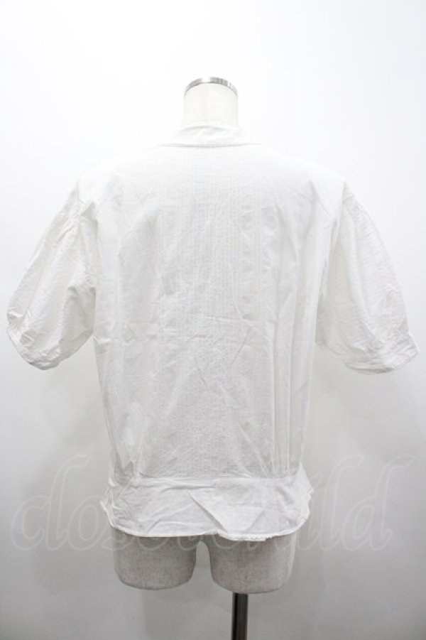 画像2: PINK HOUSE / 胸元リボンストライプ刺繍半袖ブラウス  白 I-26-02-20-019-LO-BL-SA-ZI (2)