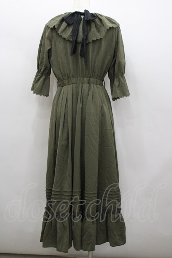 画像3: Amavel / Classy Ladyフリルロングワンピース  カーキ I-26-02-23-075-CA-OP-SA-ZI (3)
