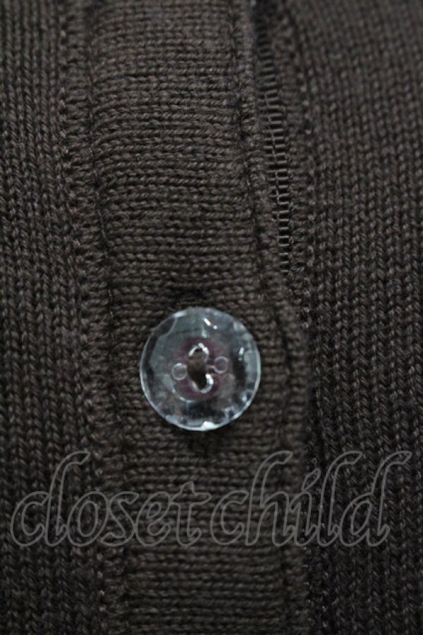 画像4: metamorphose / エンブレム刺繍入りフリルカーディガン  茶 I-26-02-25-007-ME-TO-SA-ZI (4)