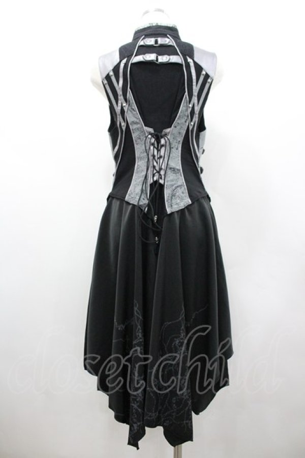 画像2: Ozz Croce / サイドベルトデザインロングベスト  黒Ｘシルバー I-26-02-25-076-OO-PA-SA-ZI (2)