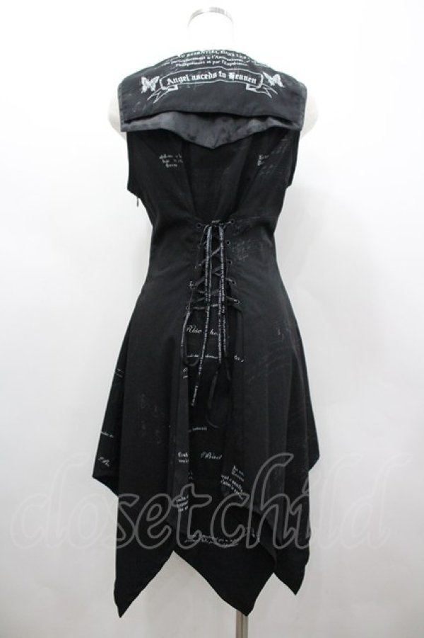 画像2: h.naoto Blood / セーラー襟イレヘムノースリーブワンピース  黒 I-26-02-25-078-HN-OP-TE-ZI (2)