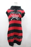 画像1: PUTUMAYO / クラウンプリントボーダーノースリーブニットワンピース  赤Ｘ黒 I-26-02-25-079-PT-OP-SA-ZI (1)