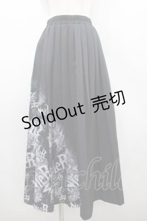画像: NieR Clothing / プリーツ&プリントスカート  黒ｘグレー I-26-02-25-087-PU-SK-SA-ZI
