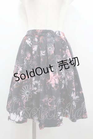 画像: NieR Clothing / 九尾プリーツスカート  黒ｘ赤 I-26-02-25-088-PU-SK-SA-ZI